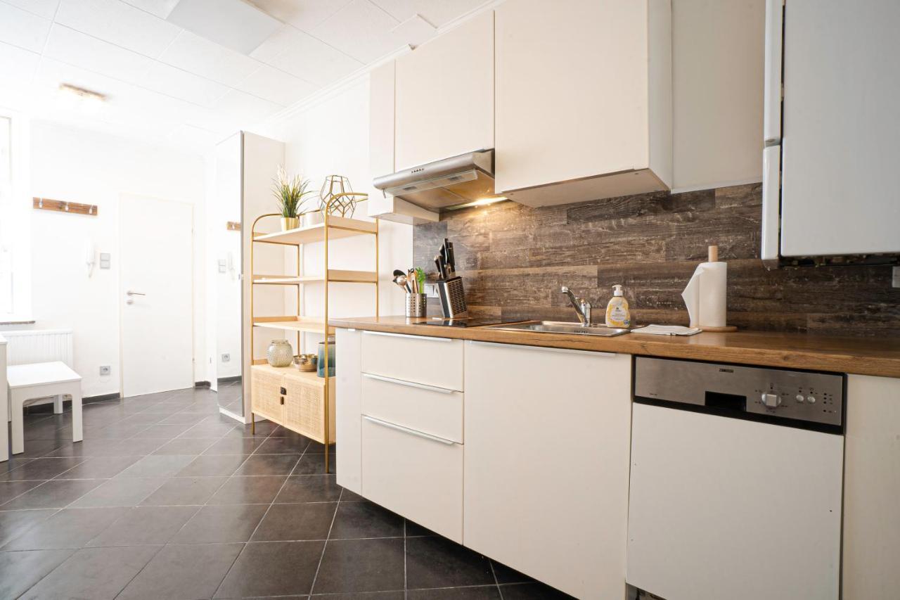 Schloss View Apartment: Designer First-Floor Retreat Vienna Exterior photo